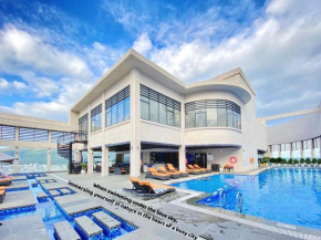 The Ocean Views Luxury Apartment